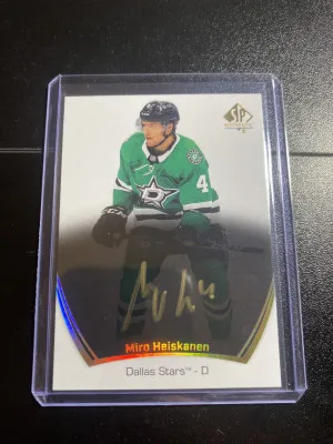 Miro Heiskanen 21-22 SP Authentic Black Auto SP front