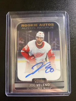 Joe Veleno 21-22 OPC Platinum Base Rookie Auto front
