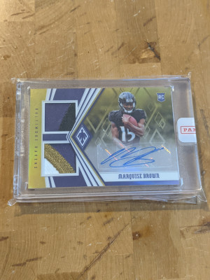 2019 Phoenix Marquise Brown Rookie Dual Patch Auto Gold #15/25 Player-worn Quad Color front
