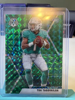 2020 Panini Mosaic Tua Tagovailoa Green Mosaic front