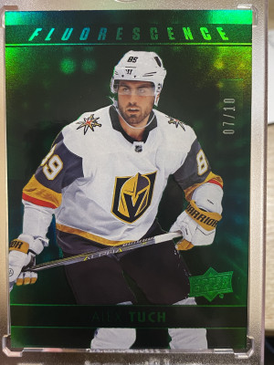 2017-18 Upper Deck Fluorescence Green Rookie Alex Tuch /10 front