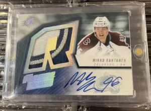 2015/16 SPX Mikko Rantanen Retro Rookie Fabric Spectrum RPA RC Patch Auto 03/10 front