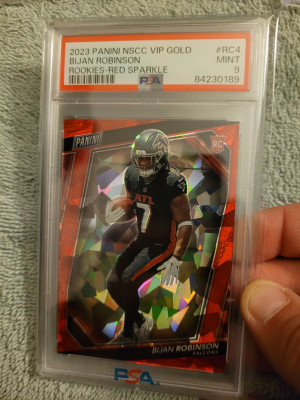 2023 Panini NSCC VIP Gold Bijan Robinson Red Sparkle /199 front