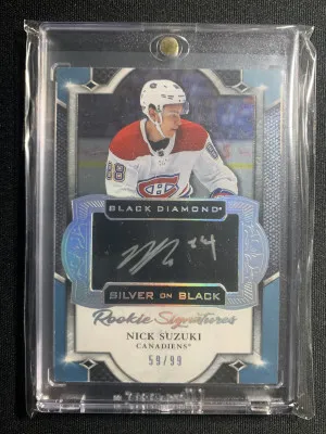 2019-20 UPPER DECK BLACK DIAMOND NICK SUZUKI SILVER ON BLACK ROOKIE SIGNATURES SPECTRUM /99 front