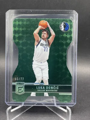Luka Doncic 2021-2022 Panini Donruss Elite Status Green Die-Cuts /77 Maverick front