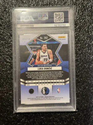 2021 Panini Mosaic Luka Doncic Green Swirl Prizm Mosaic/10 PSA 10 back