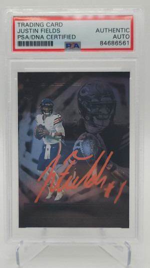 2021 Panini Illusions Justin Fields #62 (RC) Autogragh PSA/DNA Certified front