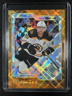 2023-24 O-Pee-Chee DAVID PASTRNAK Premier Pattern Foilboard /75 front