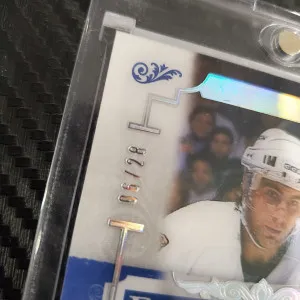 Ray Bourque Esteemed Endorsements Auto /28 2022-23 Artifacts EE-RB Boston Bruins back