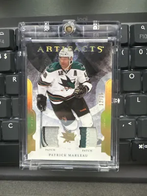 2011-12 UD Artifacts #12 Patrick Marleau / Sharks Gold Spectrum patch /15 front