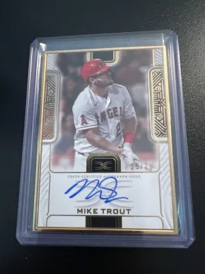 2023 Topps Definitive Collection Gold Framed Auto Mike Trout 25/25 front