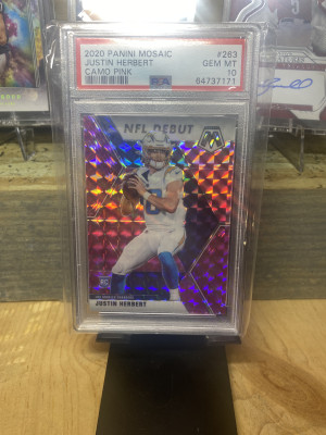 2020 Mosaic NFL debut Camo pink Justin Herbert RC PSA 10!! front