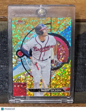 2023 Topps Finest Matt Olson #113 Gold Mini Diamond Refractor /50 front
