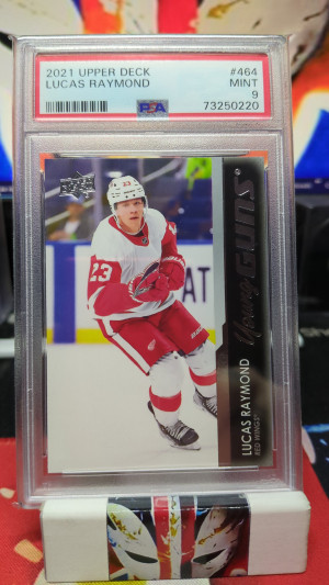 Lucas Raymond front