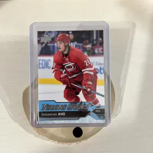 Sebastian Aho 16-17 Upper Deck Young Guns SP Rookie Card front