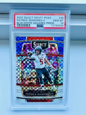 2022 SELECT DRAFT PICKS #26 PATRICK MAHOMES II GEM MT BLUE/WHITE SQUARES /100 POP 2 front