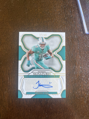 2022 Panini National Treasures Tyreek Hill Signatures Auto /49 front