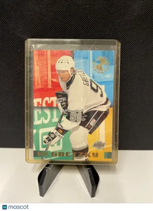 Wayne Gretzky 1995 Topps Stadium Club Members Only #32 front