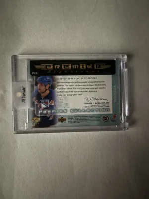 Premier Signatures Eric Lindros back