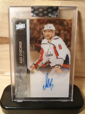 2022-23 Upper Deck Clear Cut 2001 Update Alexander Ovechkin Ovechkin Auto SSP front
