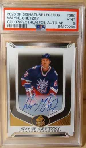 2020 SP Signature Edition Legends #350 Wayne Gretzky Gold Spectrum Autograph SSP-Pop 1 front