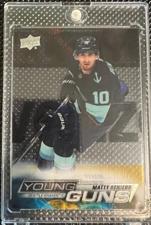 Matty Beniers Young Guns Clear Cut front