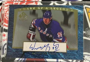Wayne Gretzky Marks Of A Legend Auto /560 front