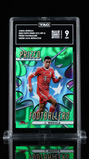 Jamal Musiala 2022 Topps Finest Uefa Club Competitions Prized Footballers #Pf-8 Green Lava Refractor front