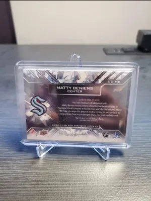 2022-23 Upper Deck Black Diamond Diamond Debut Relics #DD-MB Matty Beniers RC back