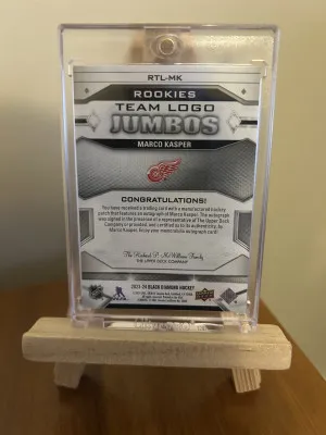 2023-24 Upper Deck Black Diamond - Rookie Team Logo Jumbo Manufactured Patches - Full Logo 1 Autographs #RTL-MK - Marco Kasper (09/10) back