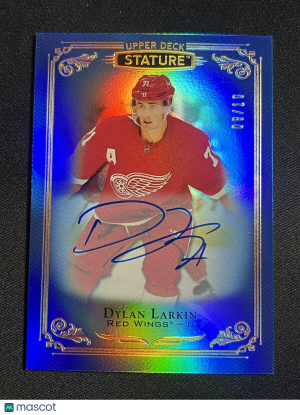Dylan Larkin /10 made Stature Autograph Blue 2019-20 Hockey Card 57 Auto front
