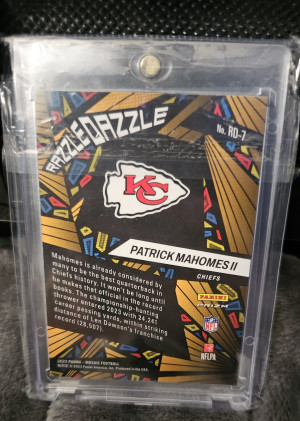 Patrick Mahomes 2023 Mosaic Razzle Dazzle back