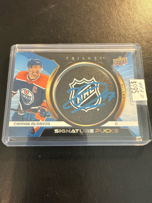 2023-24 Trilogy Signature Pucks Shield Connor Mcdavid SP /3 front