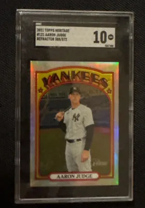 2021 Topps Heritage, Aaron Judge Refractor  388/572 front