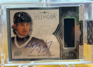 2017-18 Splendor Wayne Gretzky 26/36 Patch Auto front