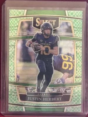 2022 Panini Select Draft Picks Justin Herbert #38 Concourse Dragon Scale Prizm front