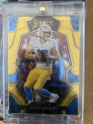 2022 Panin Select Justin Herbert Gold Prizm/10 front