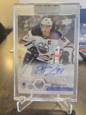 2019-20 UD Clear Cut High Gloss Auto Connor McDavid 2/10 front