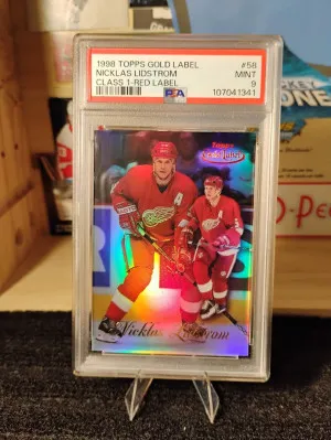 1998 Topps Gold Label Class 1 Red Label /100 Nicklas Lidstrom front