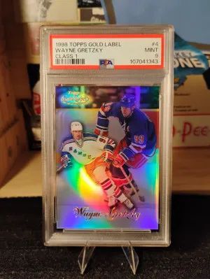 1999 Topps Gold Label Class 1 Wayne Gretzky front