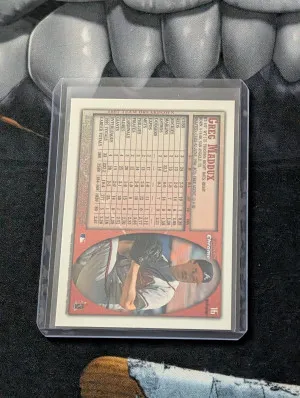 1998 Bowman Chrome Baseball - Greg Maddux #16 - International REFRACTOR back