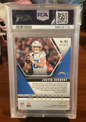 2020 Panini Mosaic Justin Herbert Blue Red Reactive PSA 10 back