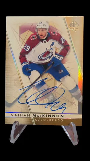 (SSP) Nathan MacKinnon 2022-23 SP Authentic Limited Gold Autograph #29 Colorado Avalanche Update front
