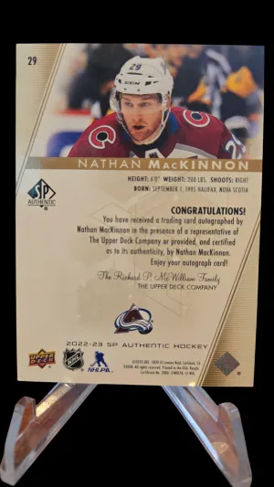 (SSP) Nathan MacKinnon 2022-23 SP Authentic Limited Gold Autograph #29 Colorado Avalanche Update back