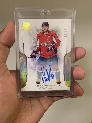 ALEX  OVECHKIN 2017-18 UD THE CUP #85 GOLD AUTO 6/12  Capitals front