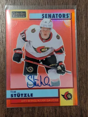 Tim Stutzle 2022-23 O-Pee-Chee Platinum Retro Red Rainbow Auto Tim Stutzle #R-33 Auto front