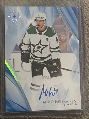 2023-24 Ultimate Collection Auto #71 Miro Heiskanen Dallas Stars front