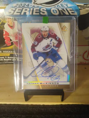 2023 UD SP Authentic Nathan MacKinnon Gold Limited Auto SP front