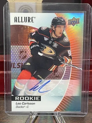 2023-24 Upper Deck Allure Leo Carlsson Rookie Red Rainbow Auto Autograph SP RC front