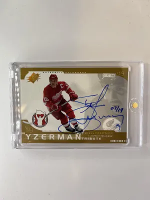 2001 SPX Steve Yzerman  Tribute Auto /19 RARE  on card auto front
